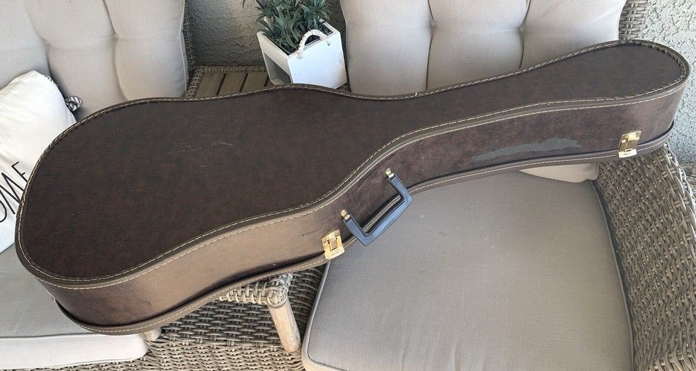 Vintage Guitar Case