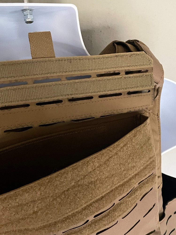 Protech Tactical Armor Plate Carrier Sz Small Coyote Webless First Spear Tubes