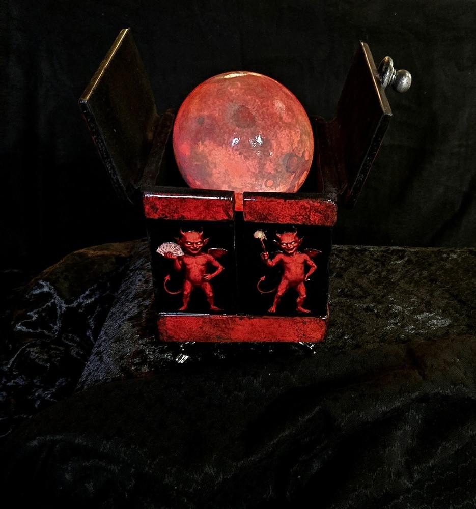 ARLEN STUDIO DIRECT. The DEVILS ORB. Limited Edition.
