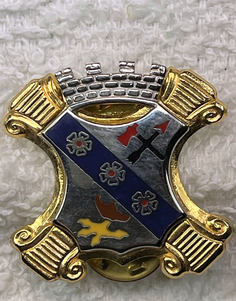 Original:  8th Infantry   DI / DUI / crest   CB 71  101825
