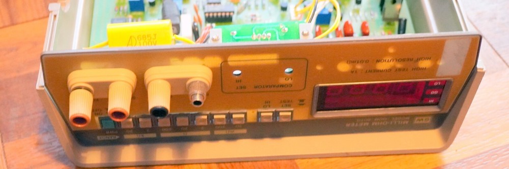 GW INSTEK GOM -801G MILLI-OHM METER