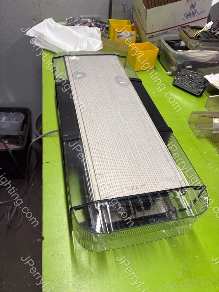 ONE Whelen Edge 9000 Mini BASIC Light Bar 26-28”