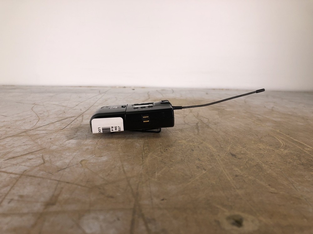 JTS R-4 TBM UHL PLL BELT PACK TRANSMITTER - (FOR PARTS)