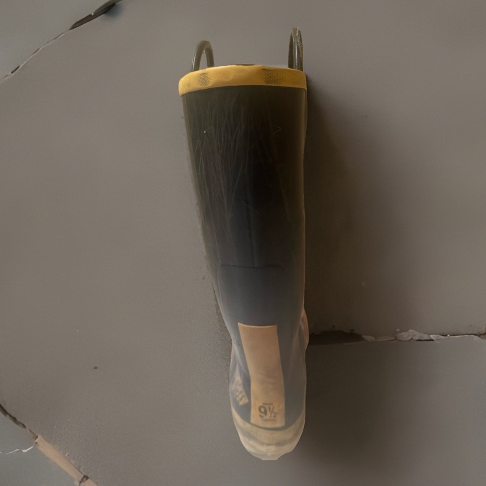 One Firefighter Boot (decoration)