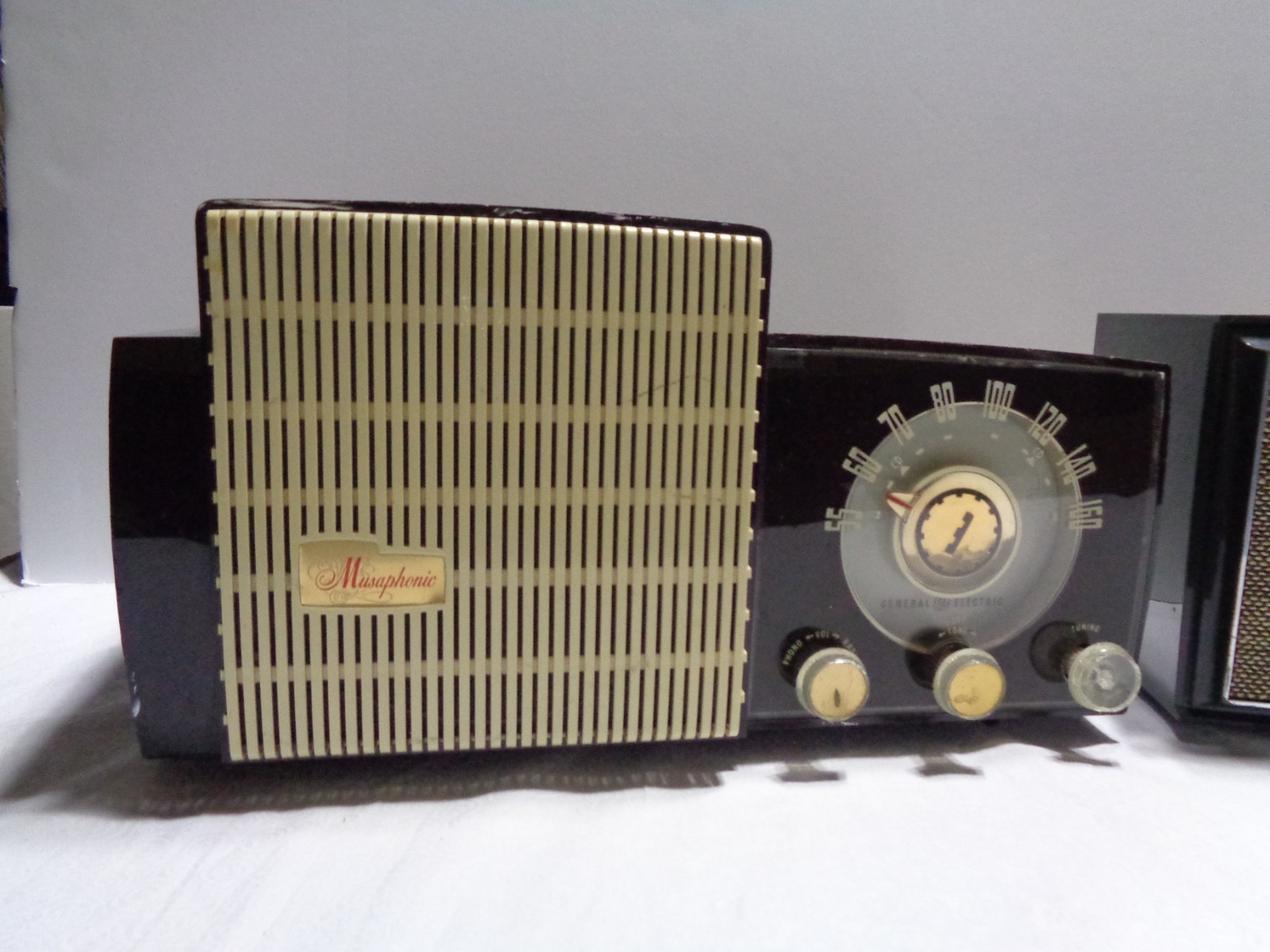 GE Tube Radio Model 480 Musaphonic & Zenith Tube Radio Model S-64184/Both Work
