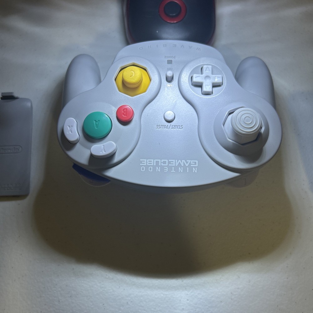 Nintendo WaveBird Wireless Controller Gray with Receiver for GameCube