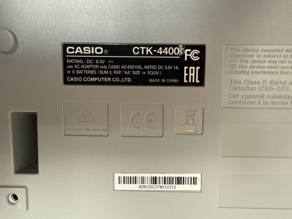 CASIO CTK-4400 Touch response keyboard with rich expressiveness through a range