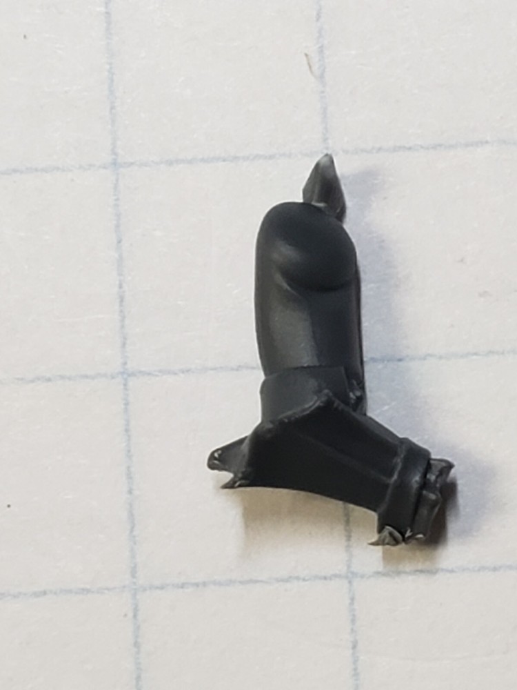 Warhammer High Elves Bits OOP Dragon Princes Engraved Armored Shield Arm