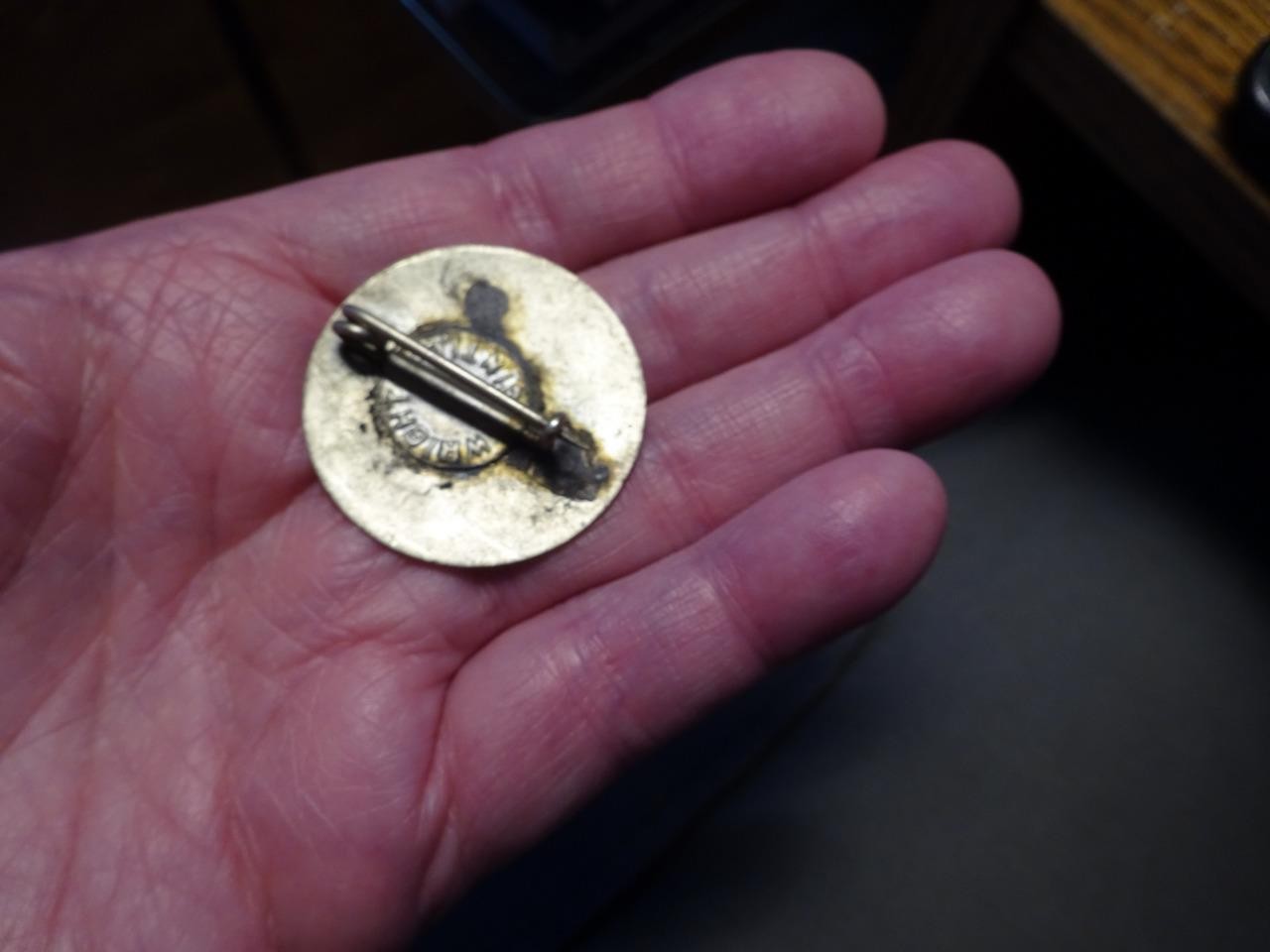 ANTIQUE 1940 "MASTER PLUMBER LICENSE PINBACK BADGE NO.1" Hamilton Ohio