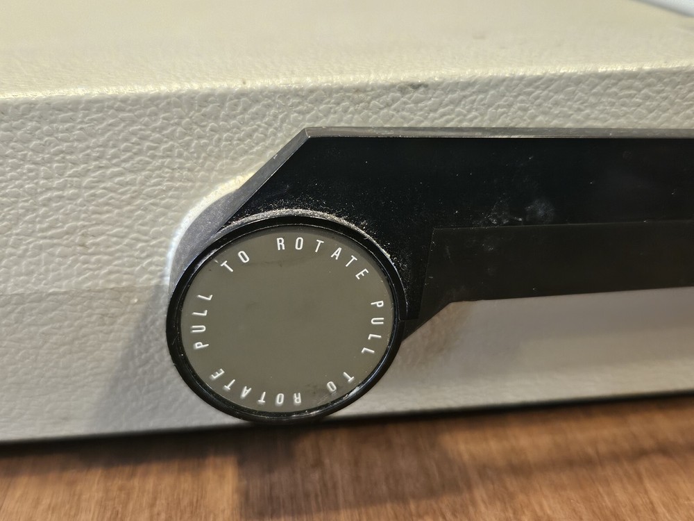 Fluke 8050A Digital Multimeter Portable Benchtop Laboratory Device ~ T8052