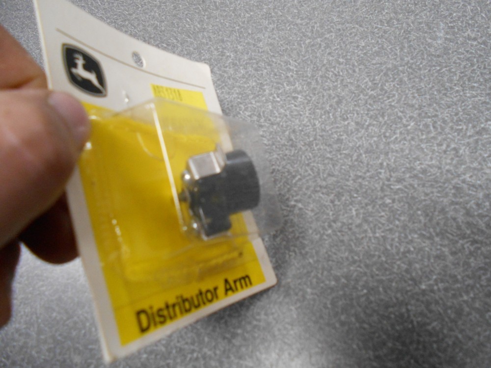 John Deere AR31318 Distributor Arm/Rotor , NOS!