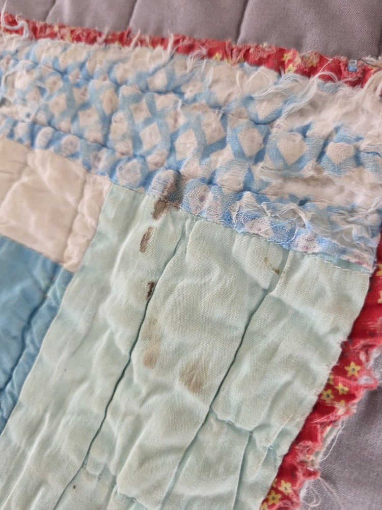 Vintage Handmade Cutter Quilt 70"×77"