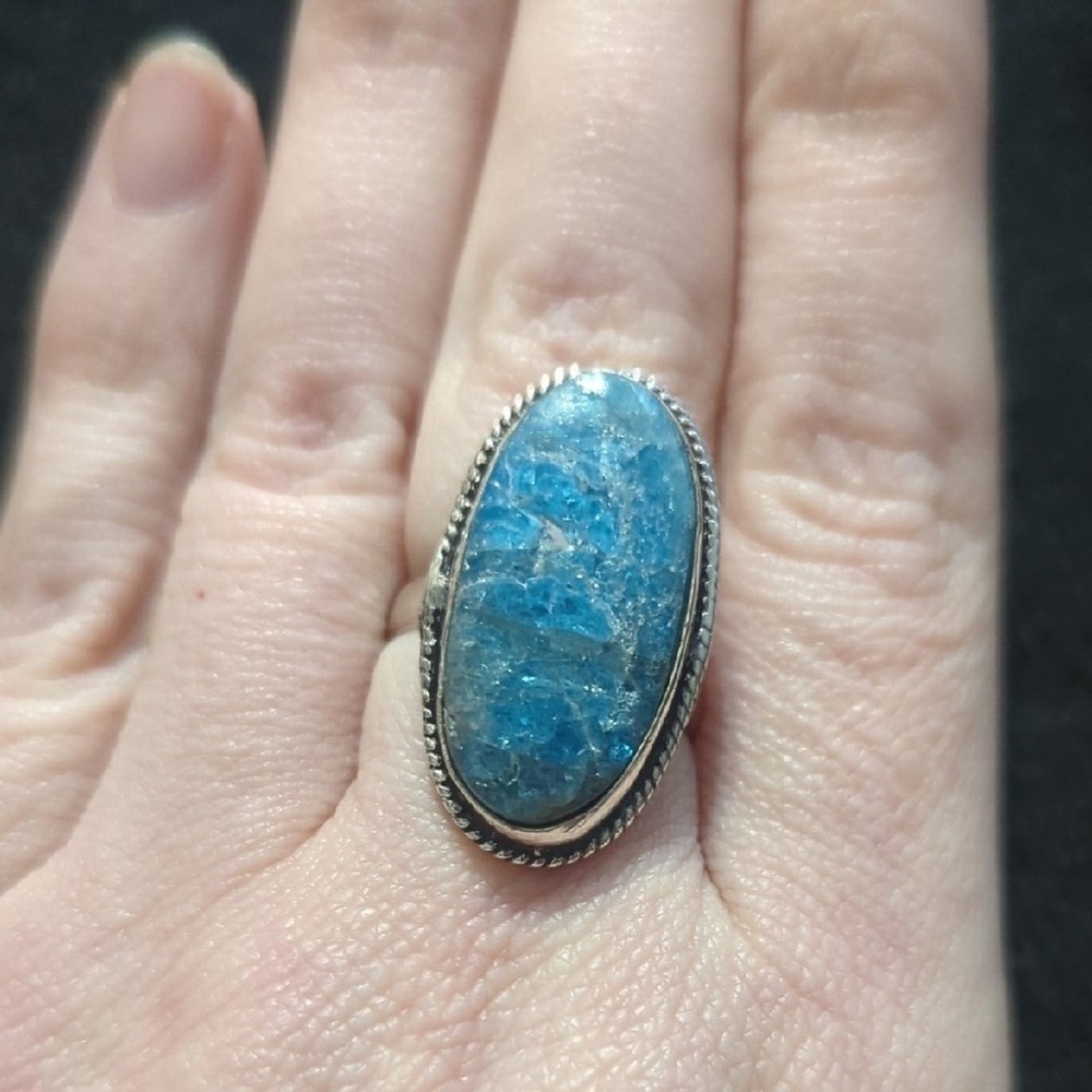 Silver Plated Bright Blue Apatite Gemstone Oval Statement Ring - Size 8.5