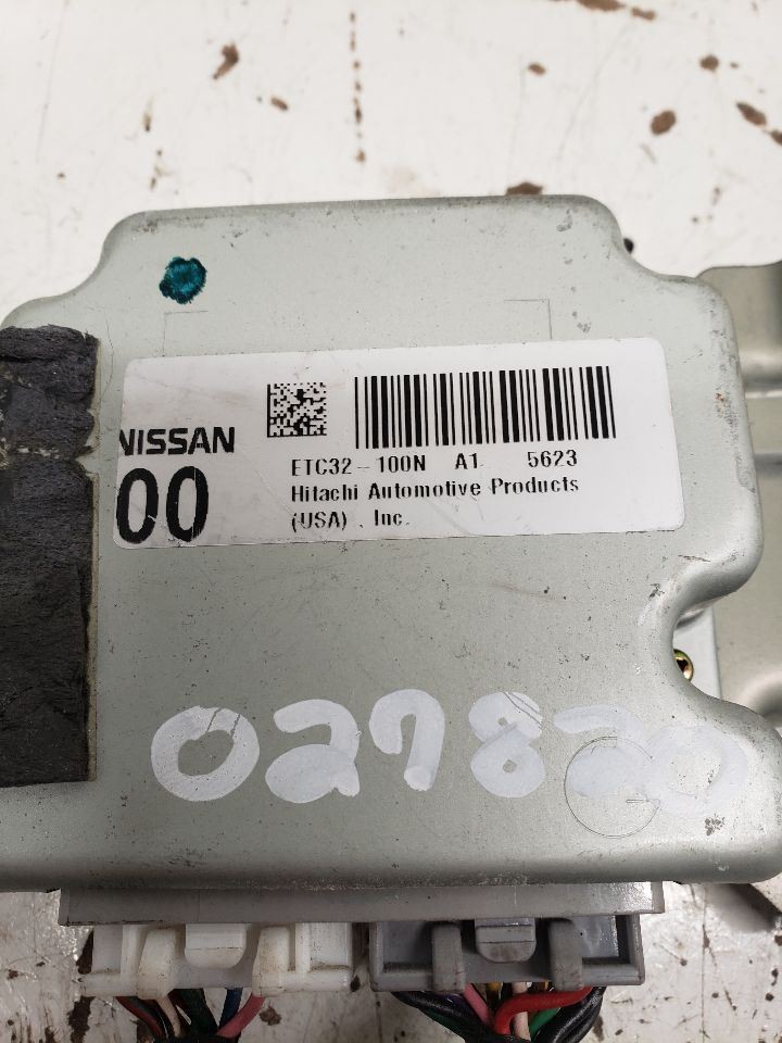 Engine ECM Transmission Under Front Console Thru 8/ 05 Fits 2005-2006 ALTIMA OEM