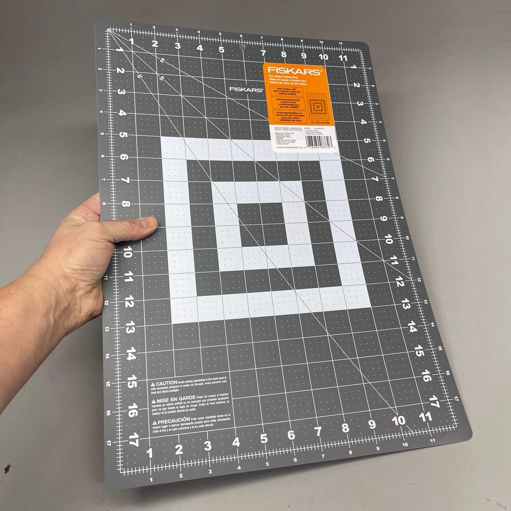 FISKARS (3 PACK) 12 x 18in Double Sided Cutting Mat