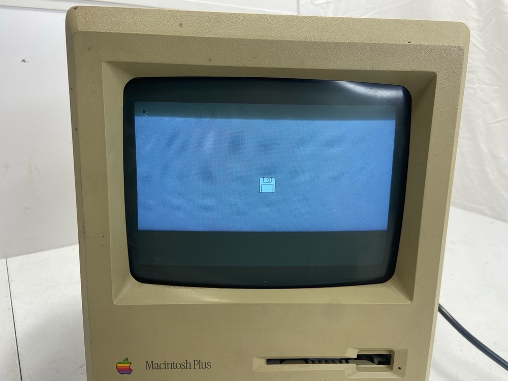 Apple Macintosh Plus 1MB Vintage Computer (PARTS ONLY)