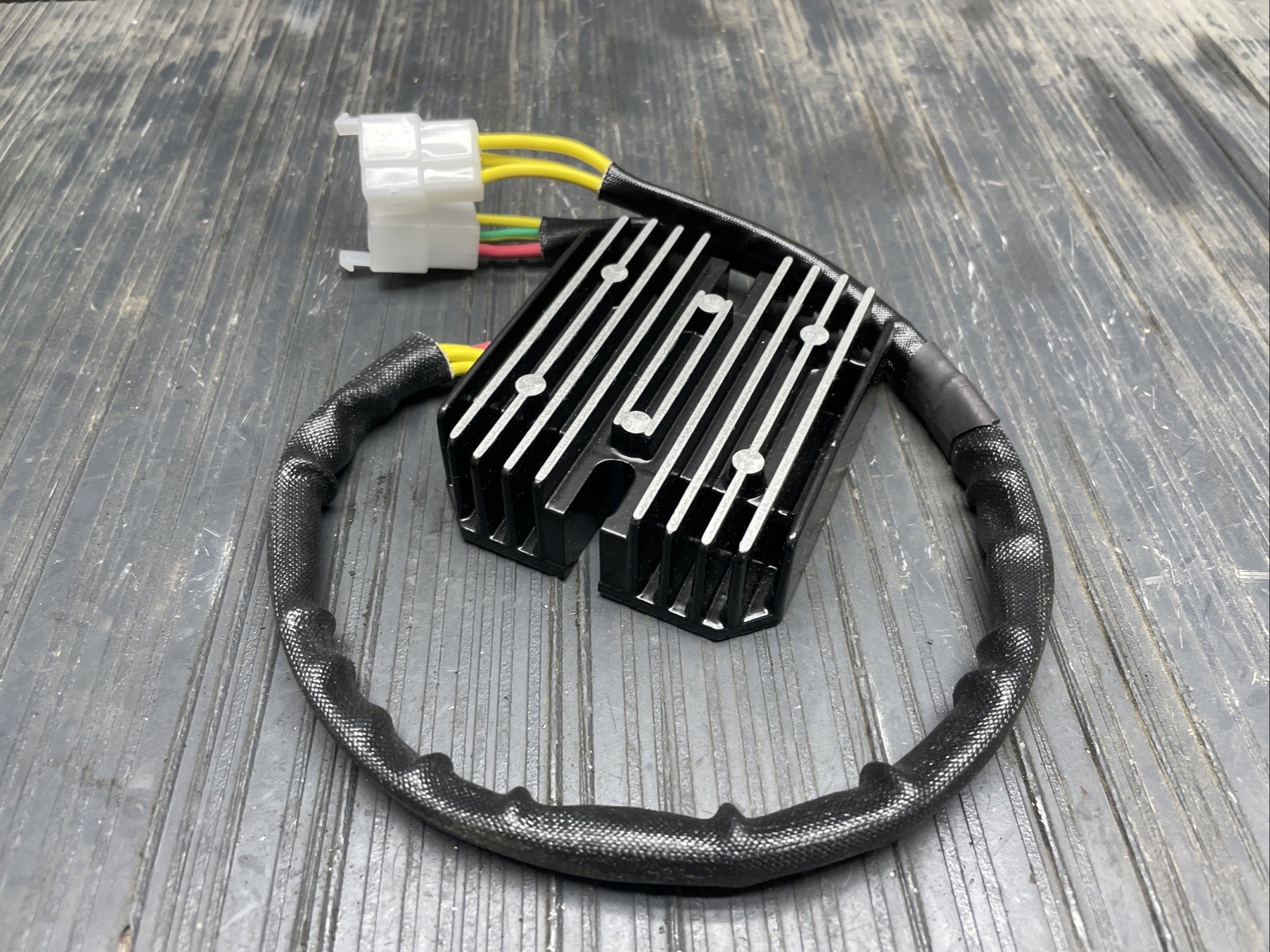 2005-2006 Kawasaki Ninja ZX6R ZX636 Rick's Voltage regulator rectifier 10-333