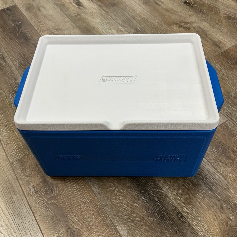 Coleman Party Stacker Cooler Model 9223 Stackable 48 Cans Blue White