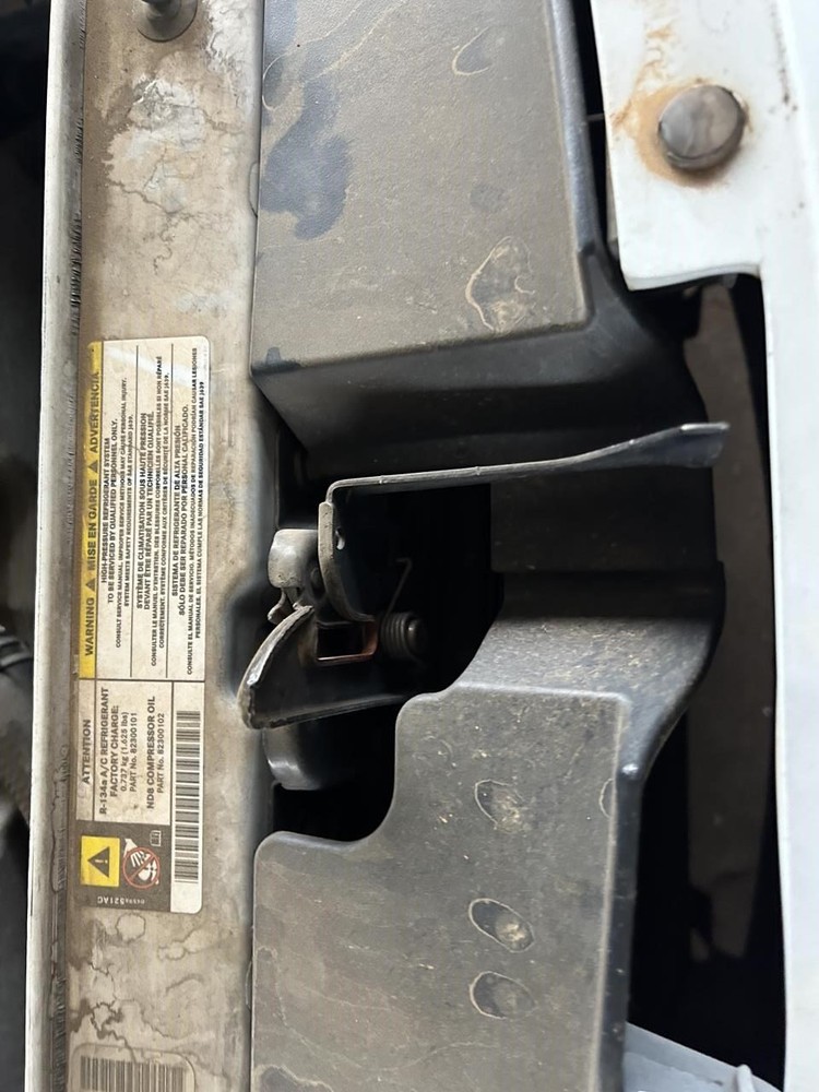 CHARGER 2010 High Mounted Stop Light 104743059