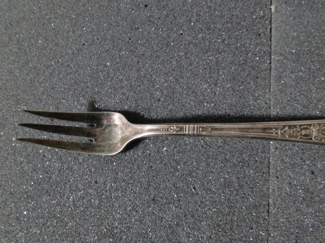 Vintage 1847 Rogers Bros 6" Pickle/Olive Fork