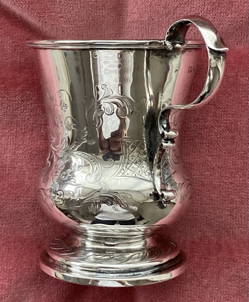 Antique Solid Silver Christening cup with Birds & Scroll engravings 126.2g