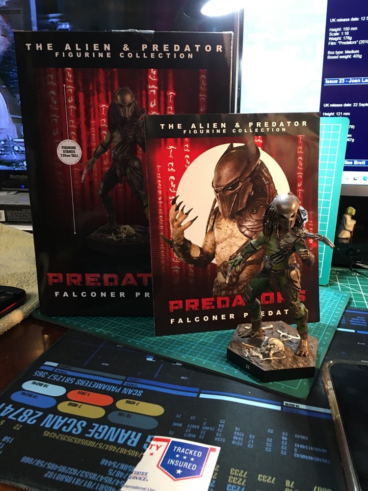 Eaglemoss Alien & Predator #22 - "Falconer Predator" with box