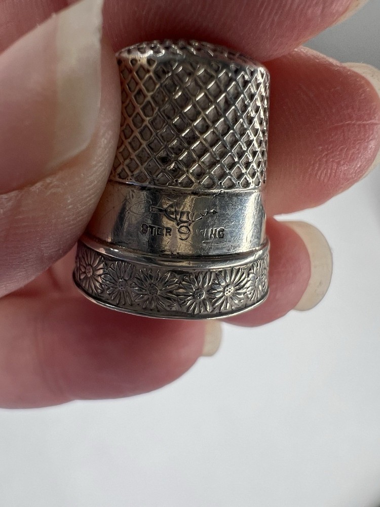 Sterling Silver Thimble Size 9 Collectible Daisy Trim