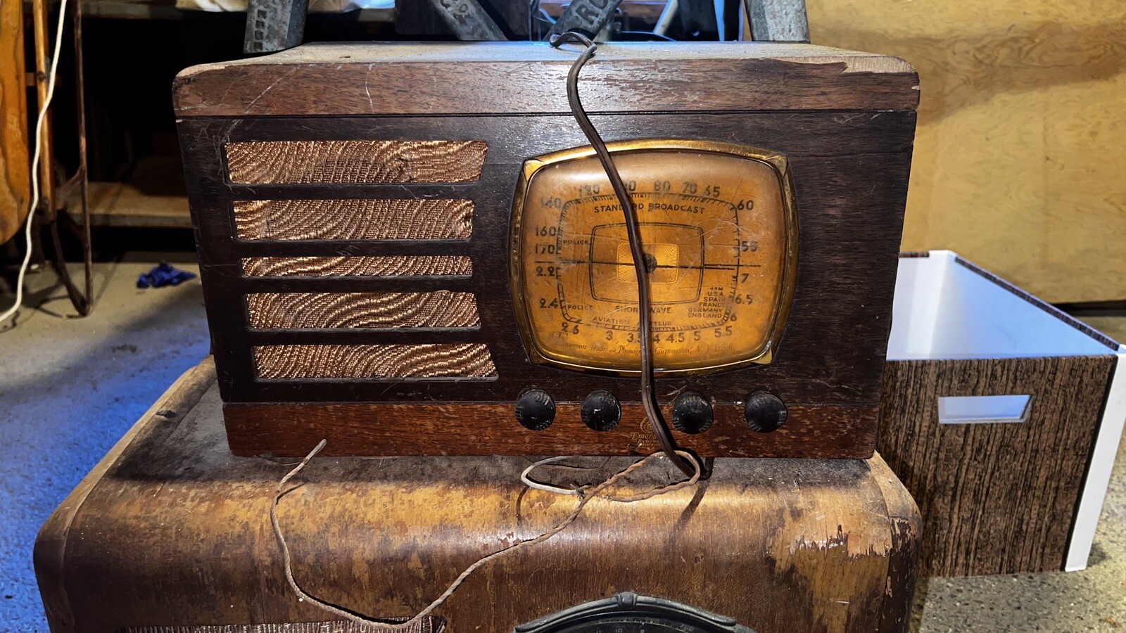 Antique Radios & Tubes. 20’s & 30’s. Also Tube Tester. Pickup.