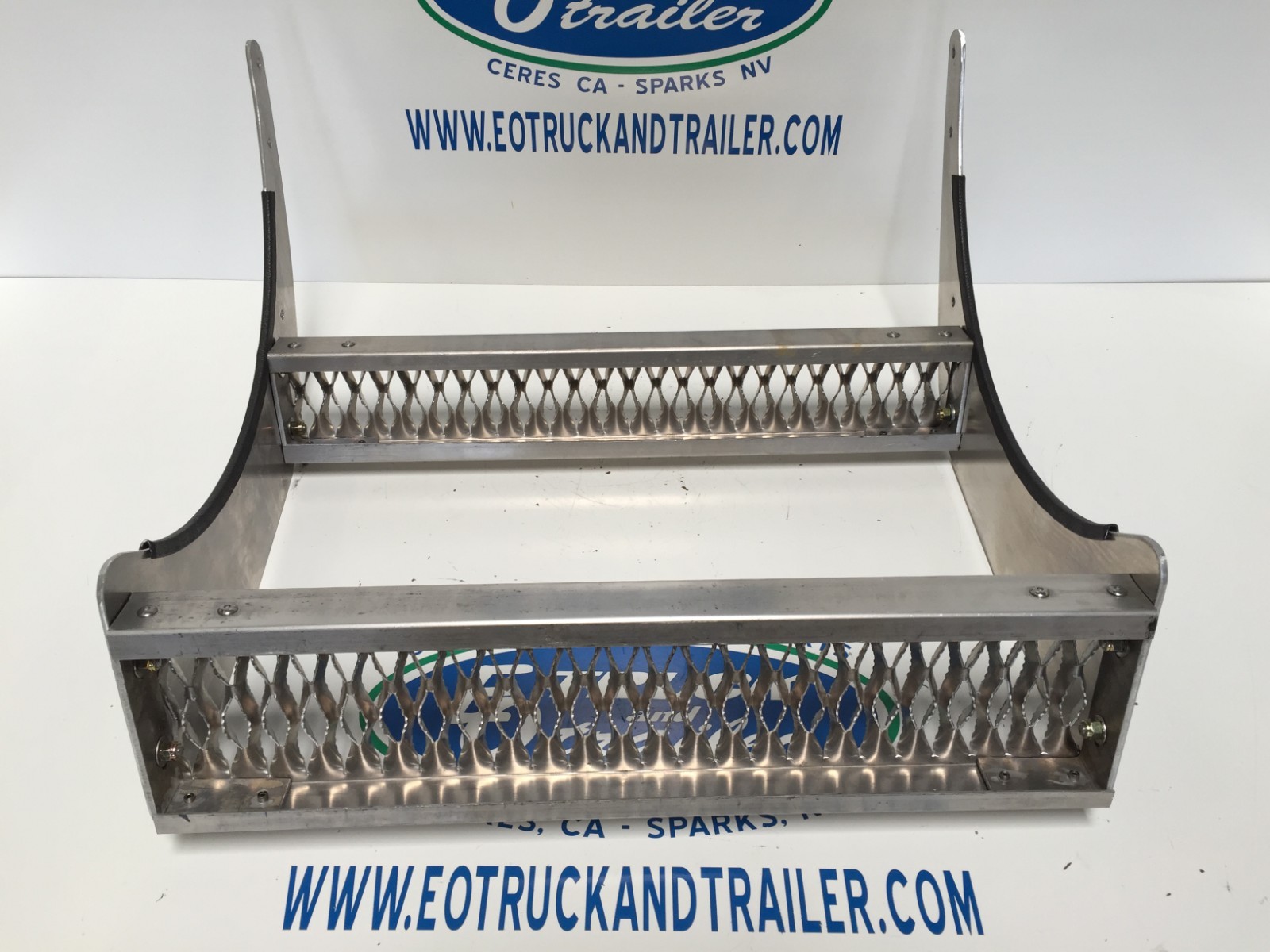 Peterbilt 26" Fuel Tank Steps - Complete Kit, Fits All Models