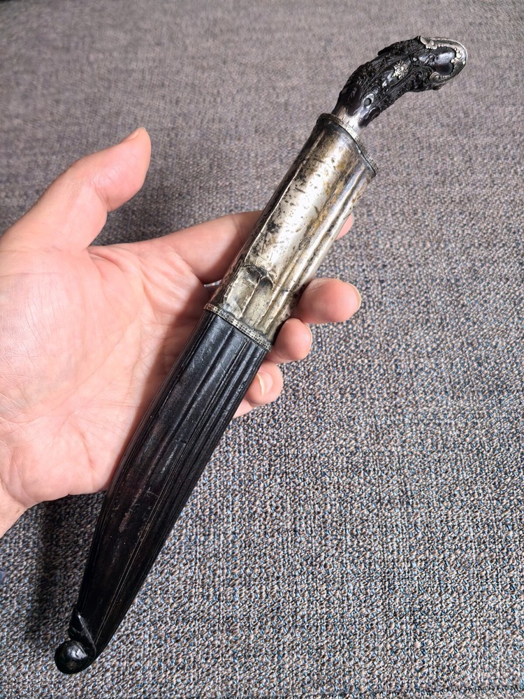 Fine Antique Ceylon Piha Kaetta Dagger 18th C.