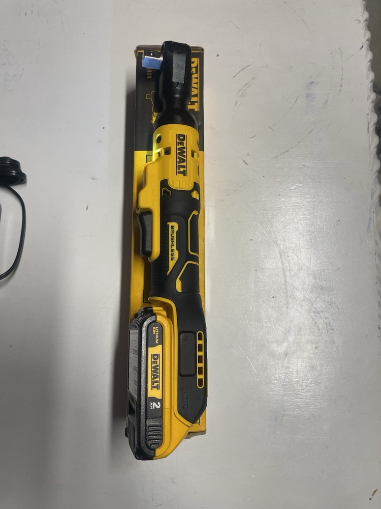 DEWALT Atomic Compact Series DCF512B 20V Brushless 1/2" Ratchet LED Worklight