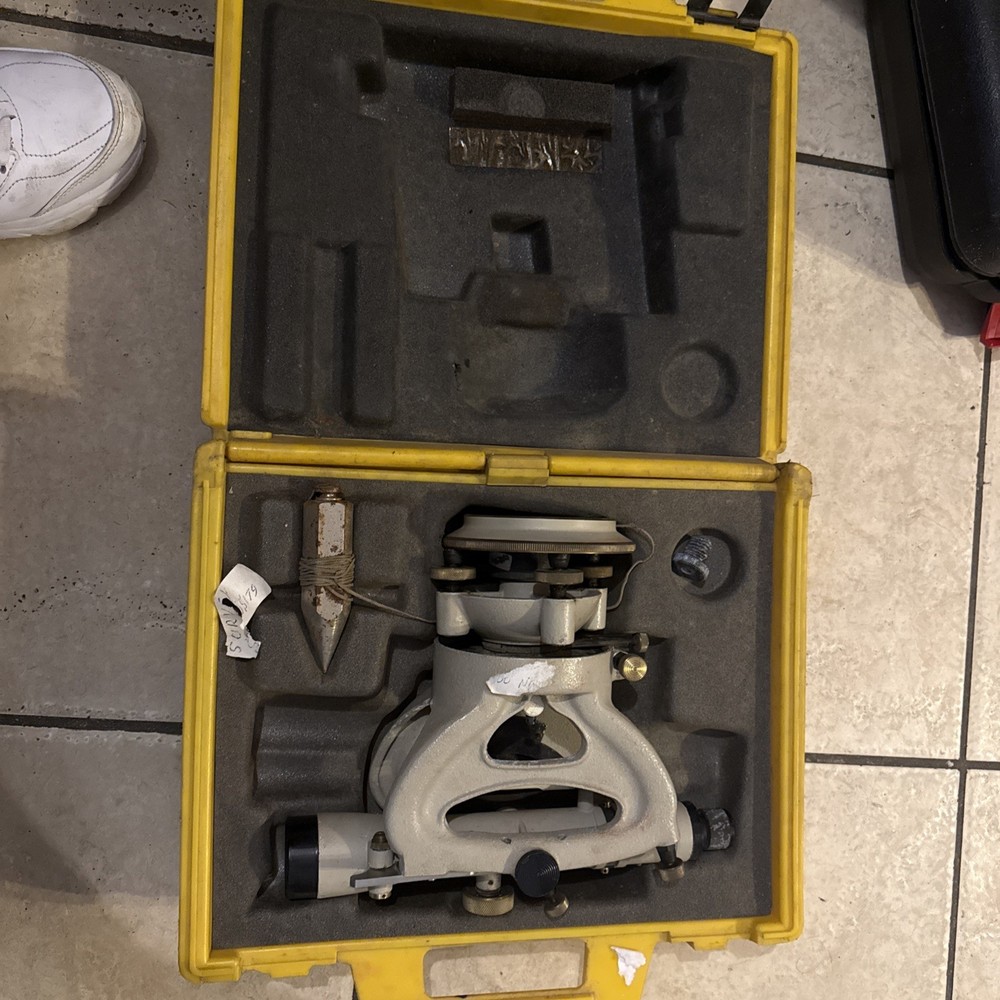 BERGER  INSTRUMENTS MODEL 326 WITH STORAGE CASE