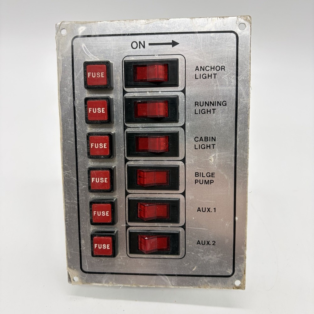 WHITECAP 6 GANG ILLUMINATED SWITCH PANEL S-3310 With Instructions Tested & Works