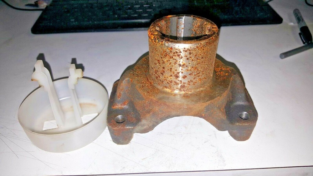 DANA SPICER END YOKE 4-4-2171-2