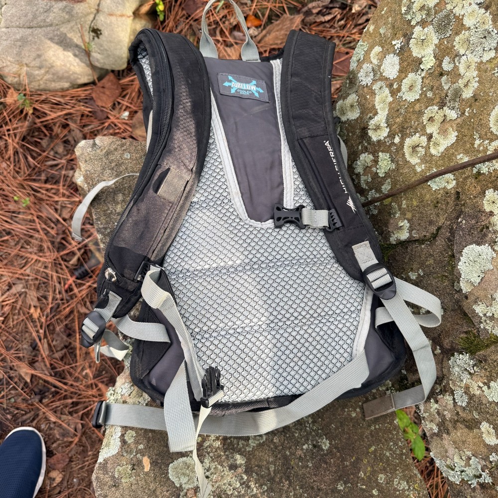 High Sierra Classic 2 Longshot 70 Hydration Pack Pockets Bottle Holders Light