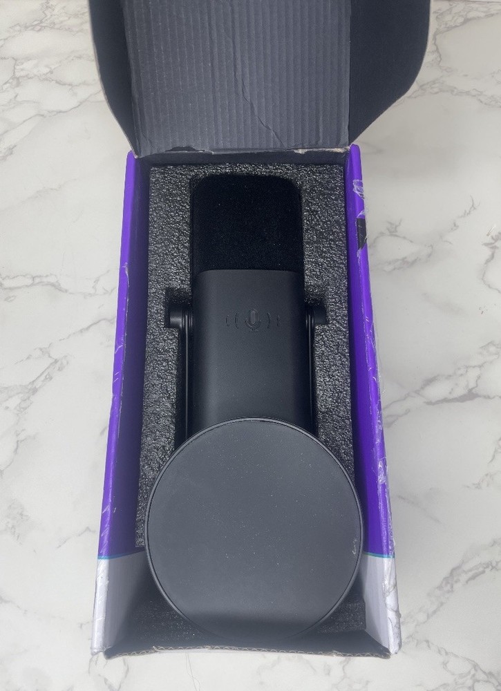 FIFINE Ampligame AM8 Dynamic Microphone