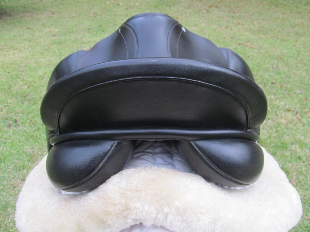 17.5" COUNTY COMPETITOR dressage saddle- wool flocked- medium tree-2018 MODEL!