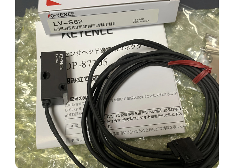 New In Box Keyence LV-S62 Laser Sensor