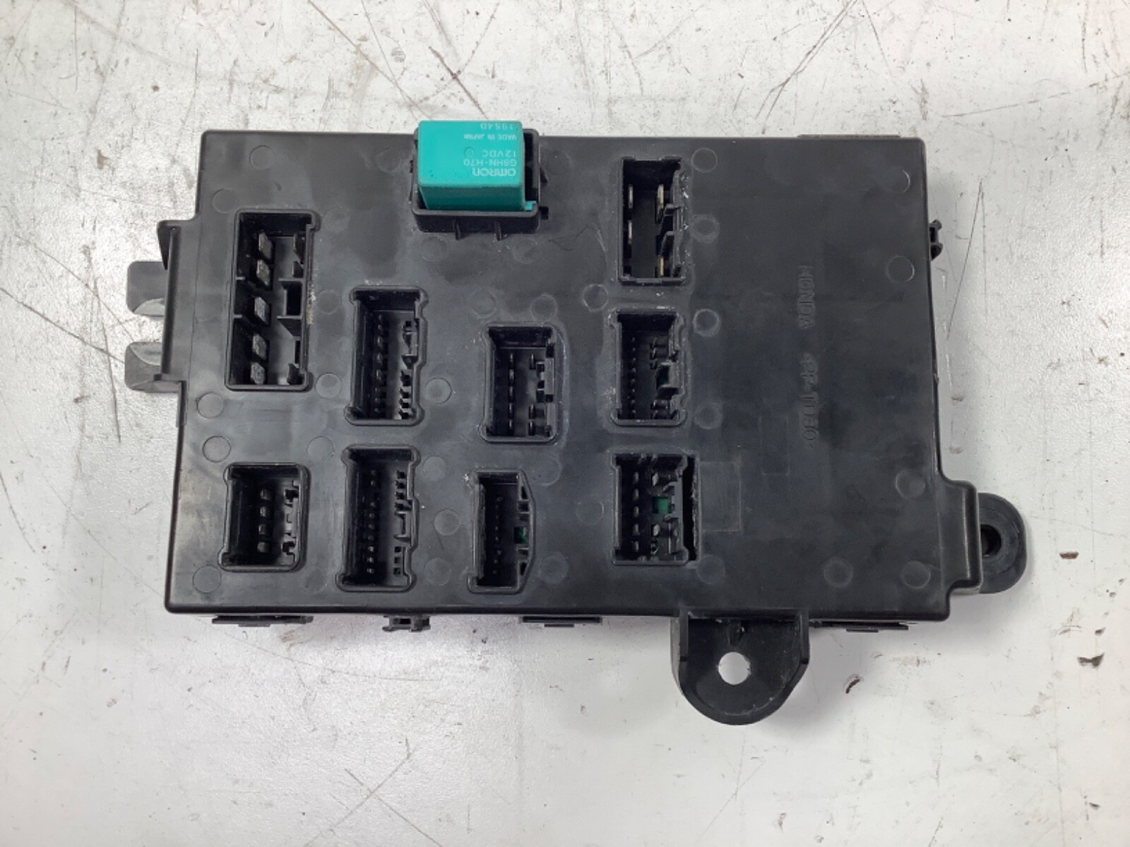 05-010 Honda Odyssey Rear Junction Box Assembly 38220-SHJ-A01 OEM