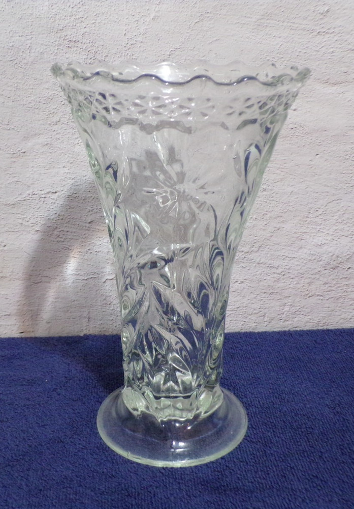 Glass Vase Flowers Design