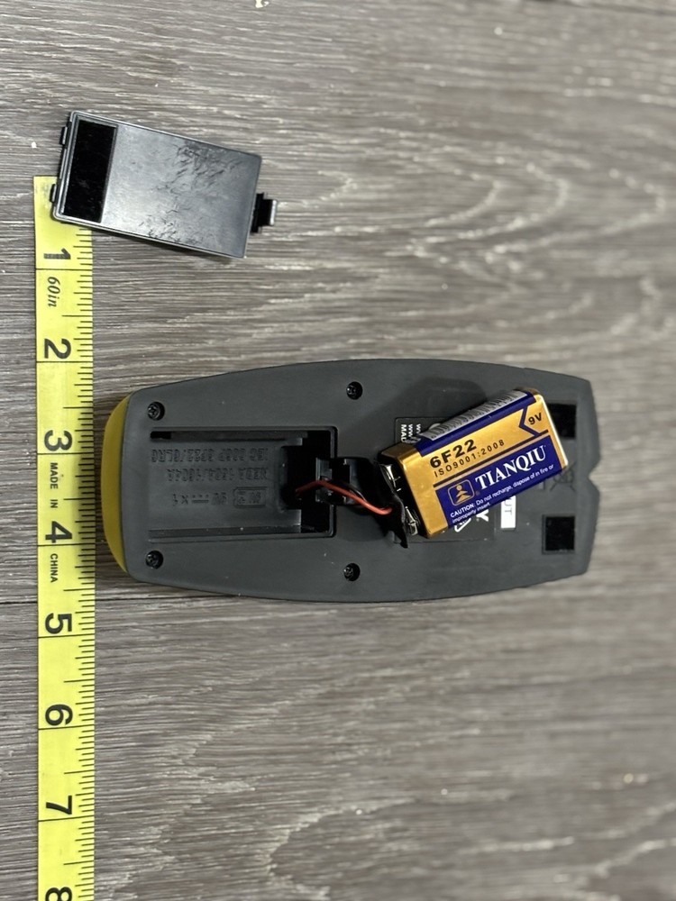 STANLEY STUD SENSOR S150 STHT77404 HAS LIVE WIRE DETECTION