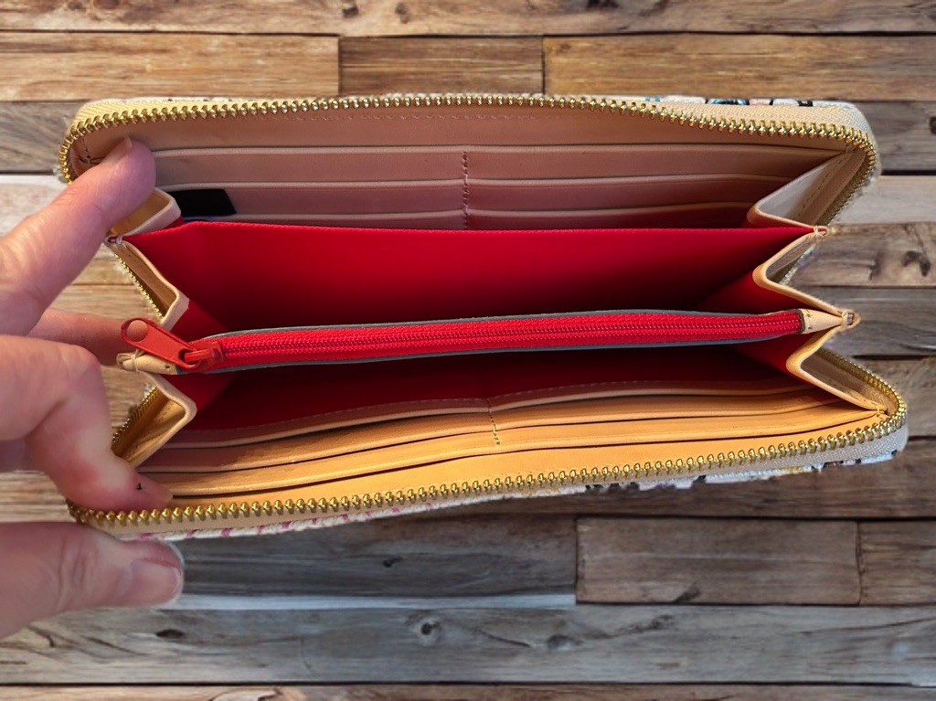 Disney Parks Dooney & Bourke White Sketch Wallet Dumbo Minnie Chip