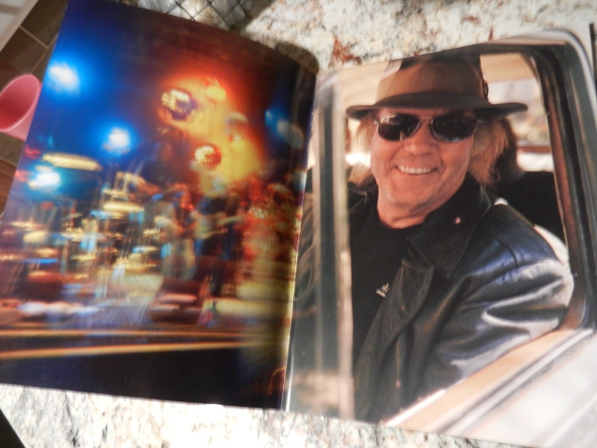 NEIL YOUNG 2007 Continental Tour Book / Chrome Dreams W/TICKET Shea's Buffalo NY