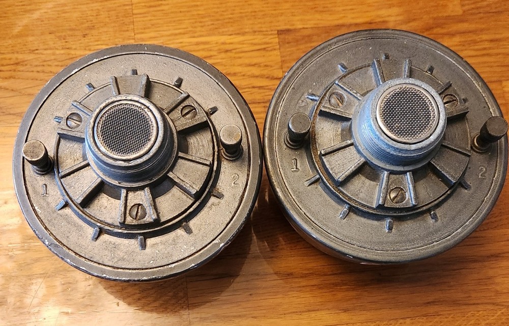 Pair, Racon Bidirectional Horns With Racon Drivers. Working