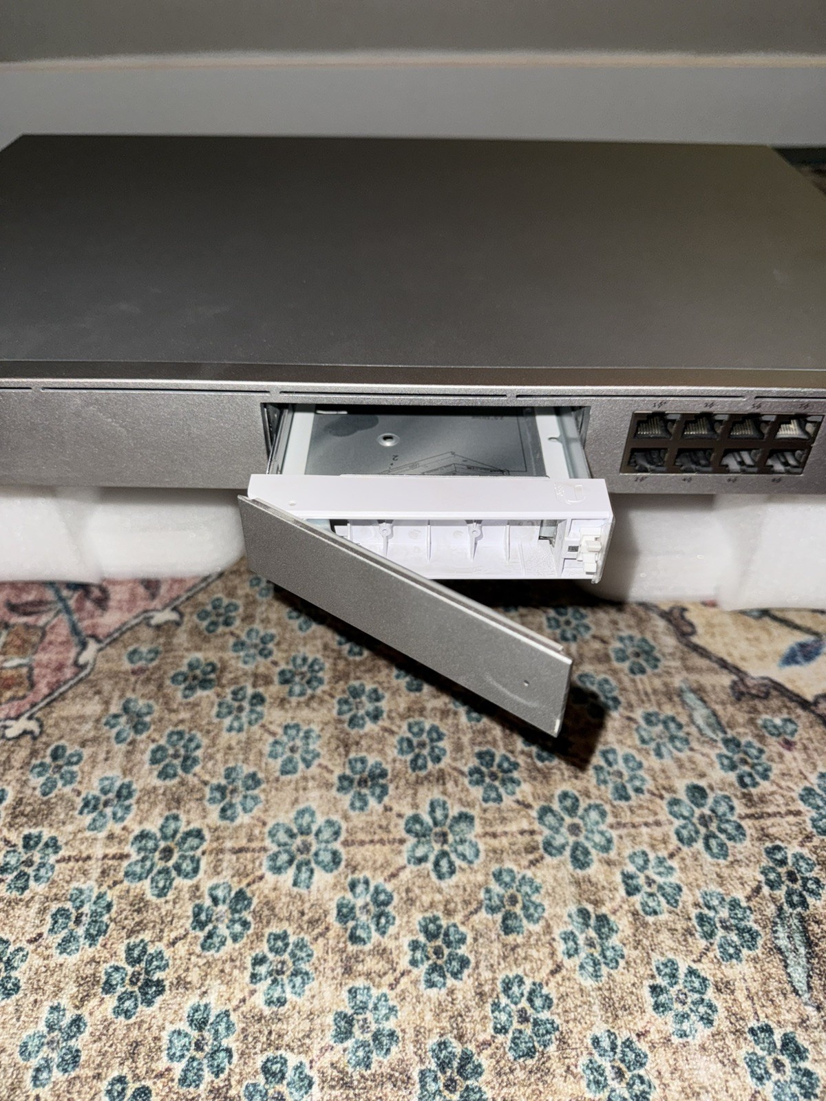 Ubiquiti UniFi Dream Machine SE UDM-SE Router – For Parts / Repair