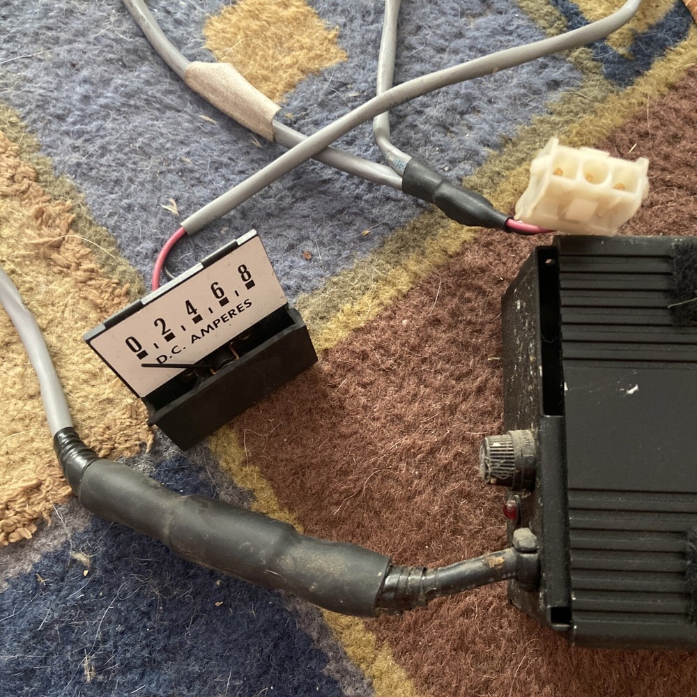 Charger Soneil 2408S-C1