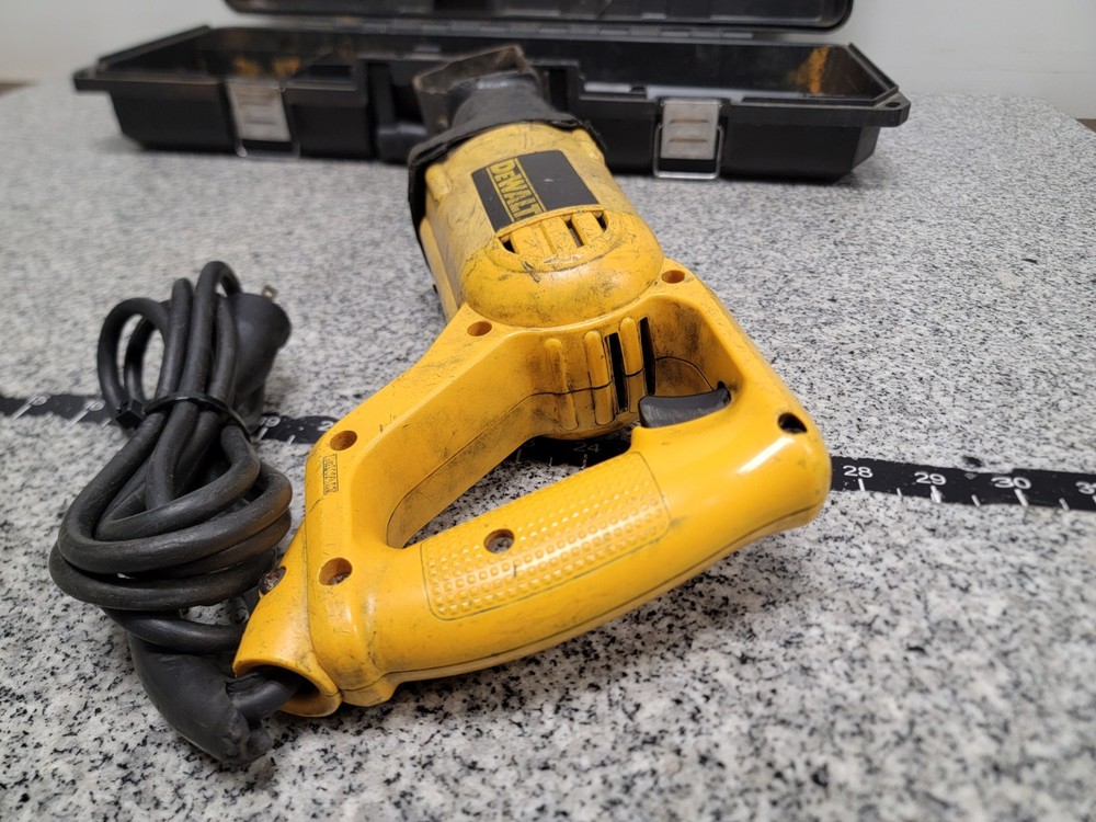 DeWalt DW304P Variable Speed Reciprocating Saw Corded Electric Construction Tool