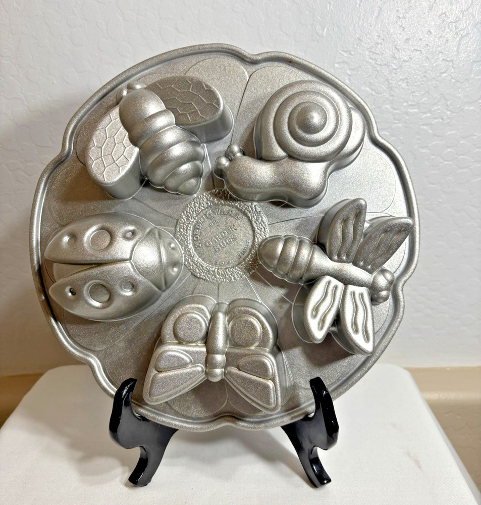 Nordic Ware Garden Bugs Mini Cake Pan