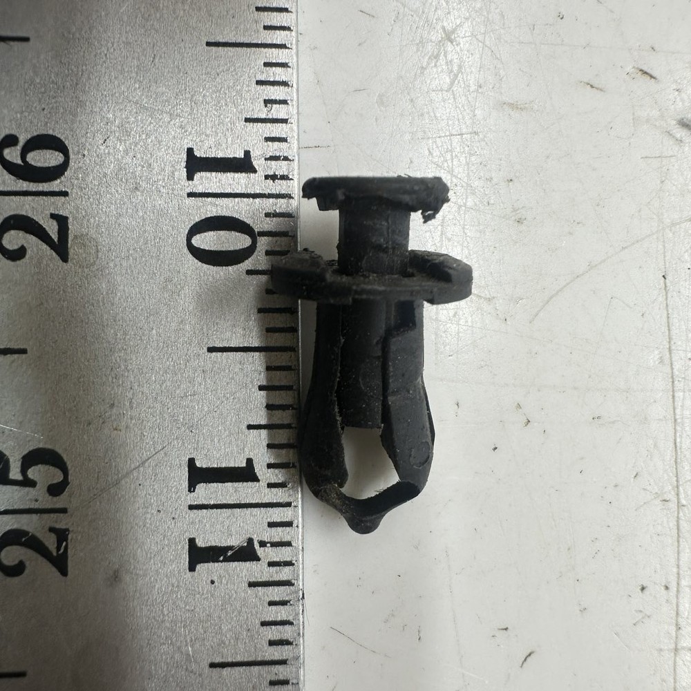 Rivet Tuflok - 2011 POLARIS RUSH PRO-R