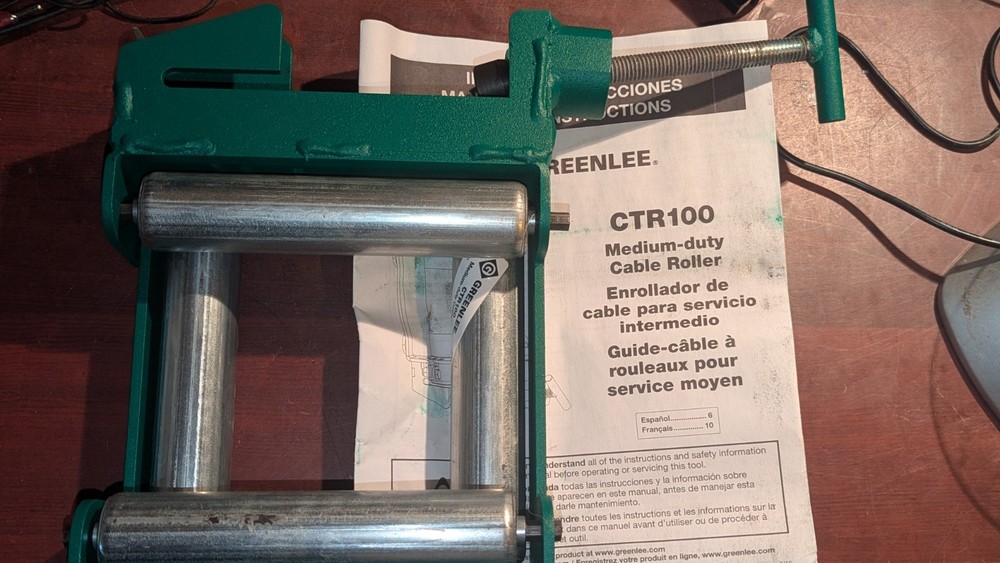 (1) Greenlee Medium Duty Cable Roller CTR100 NIB